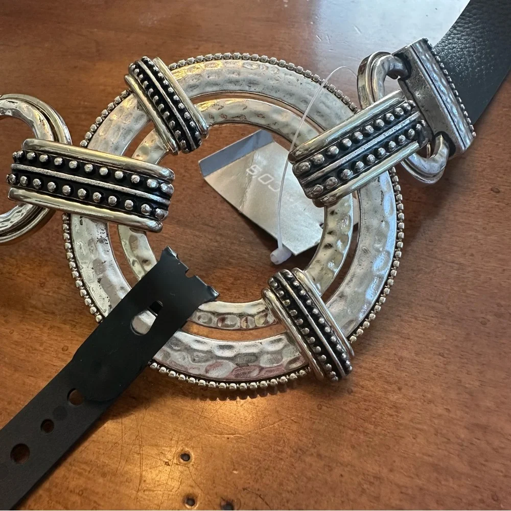 Chico’s silver buckle navy blue leather belt NWT